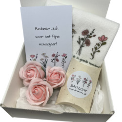 Tekstbord JUF | bloem | roze