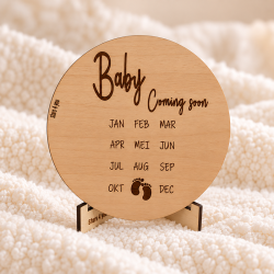Tekstbord aankondiging zwangerschap baby coming soon