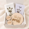 Geschenkbox kraamcadeau zebra halo wereld met bewaardoosje en handdoek.