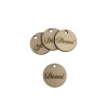 Naamlabel rond hout